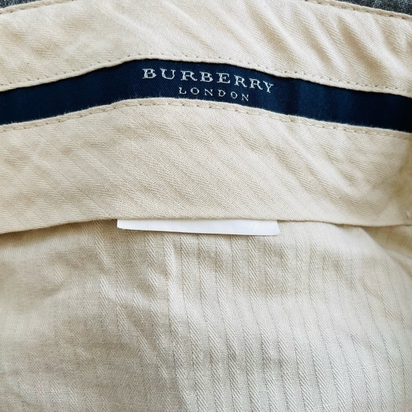 Authentic BURBERRY London Gray Flat Front Tailored Fit Men’s Dress Pants - Picture 4 of 5